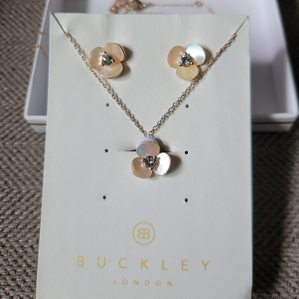 Peach colored mother of pearl earring/necklace set